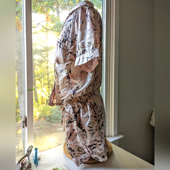 House of Harlow 1960 Tropical Pajama Set - Picture 2 of 11